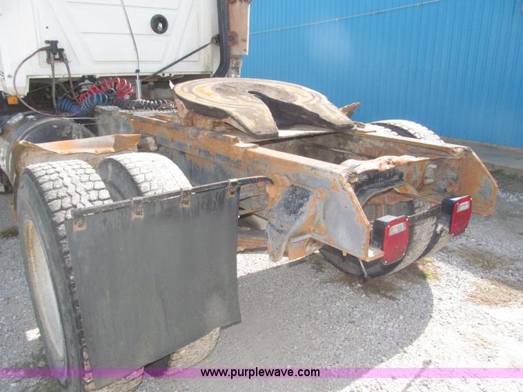 image for item F7149 1990 Mack CH612 semi truck