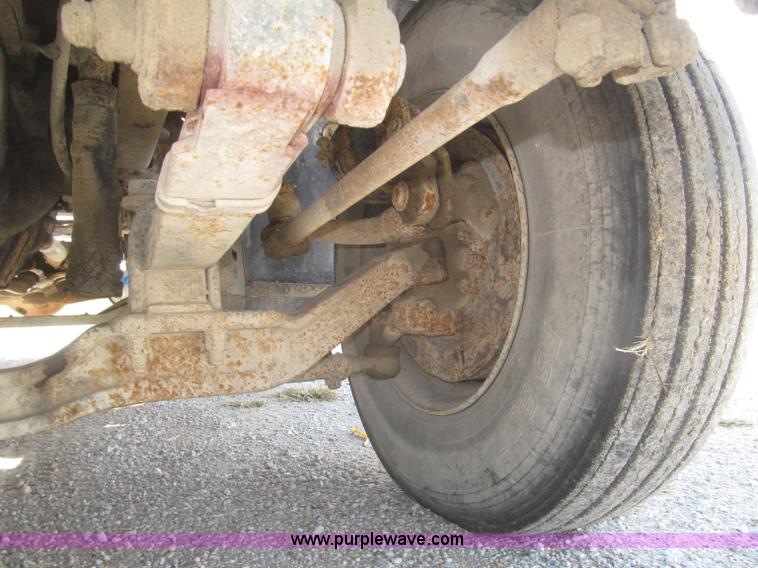 image for item F7149 1990 Mack CH612 semi truck