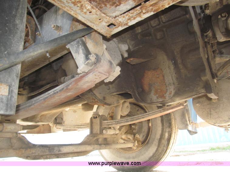 image for item F7149 1990 Mack CH612 semi truck