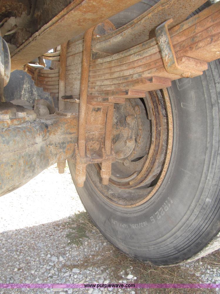 image for item F7149 1990 Mack CH612 semi truck