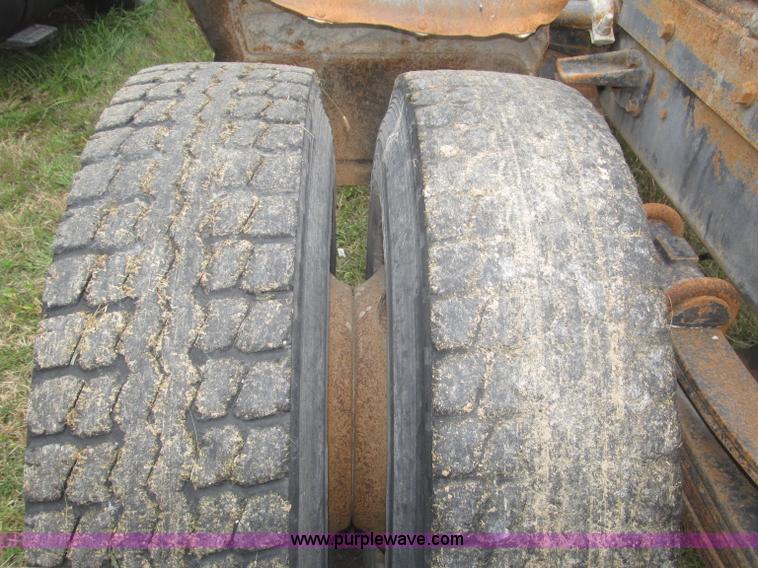 image for item F7149 1990 Mack CH612 semi truck