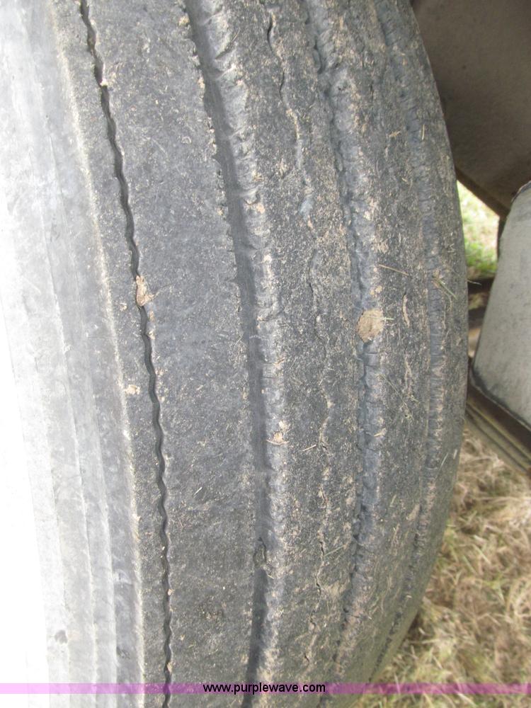 image for item F7149 1990 Mack CH612 semi truck