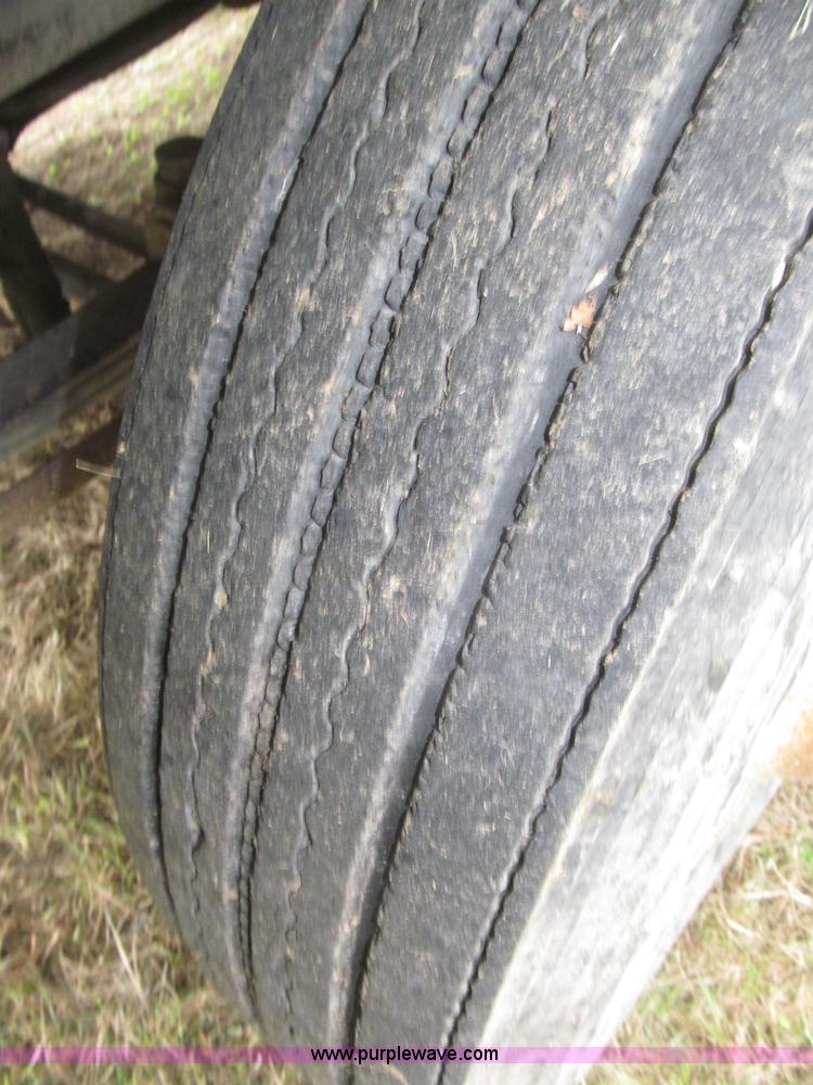 image for item F7149 1990 Mack CH612 semi truck