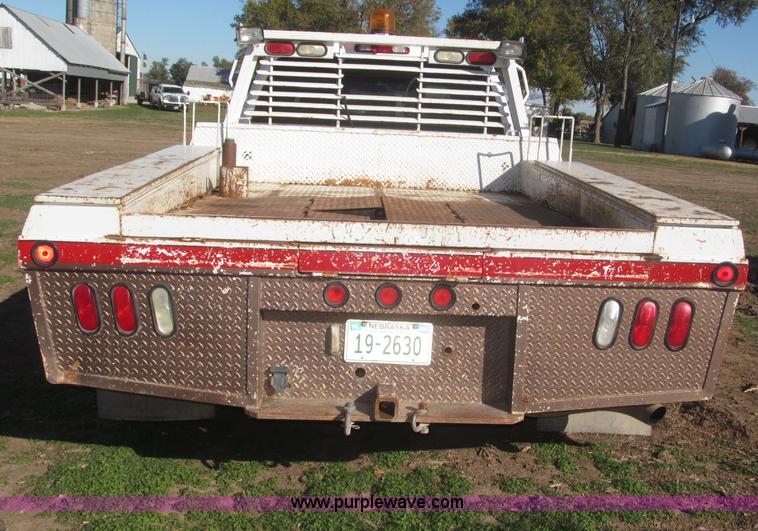 image for item F7161 2003 GMC Sierra 3500 Crew Cab utility truck