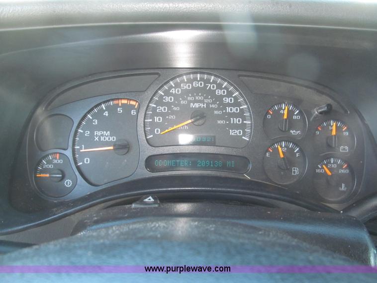 image for item F7161 2003 GMC Sierra 3500 Crew Cab utility truck