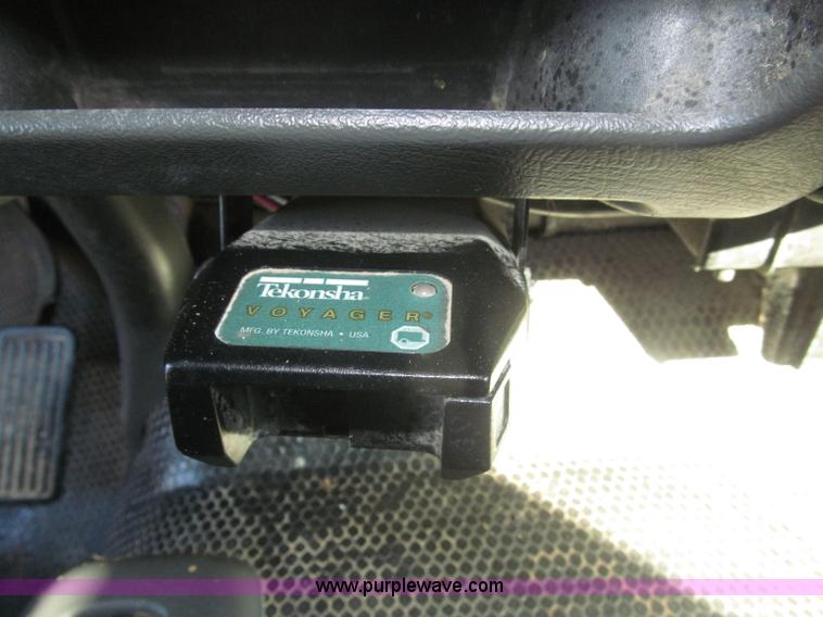 image for item F7161 2003 GMC Sierra 3500 Crew Cab utility truck