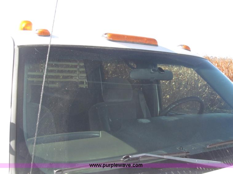 image for item F7161 2003 GMC Sierra 3500 Crew Cab utility truck