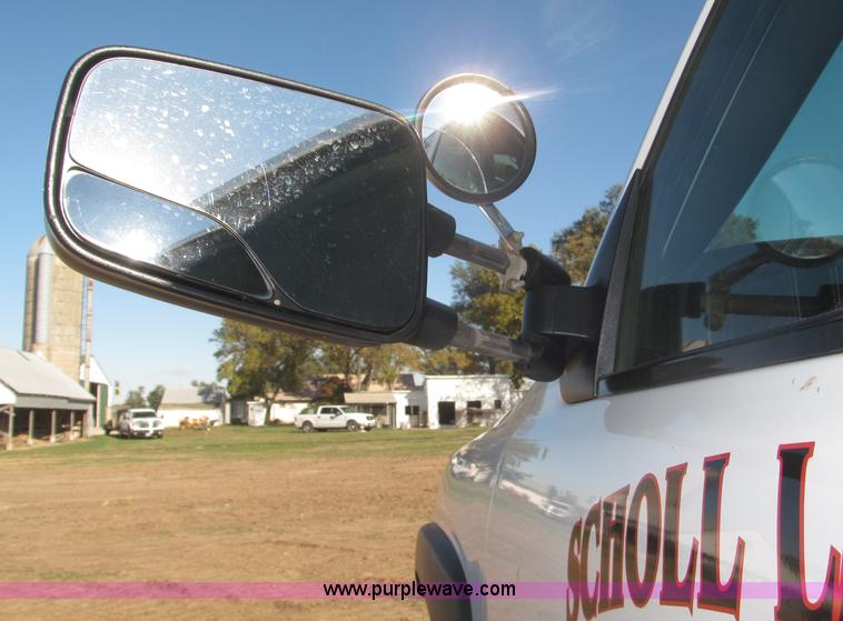 image for item F7161 2003 GMC Sierra 3500 Crew Cab utility truck