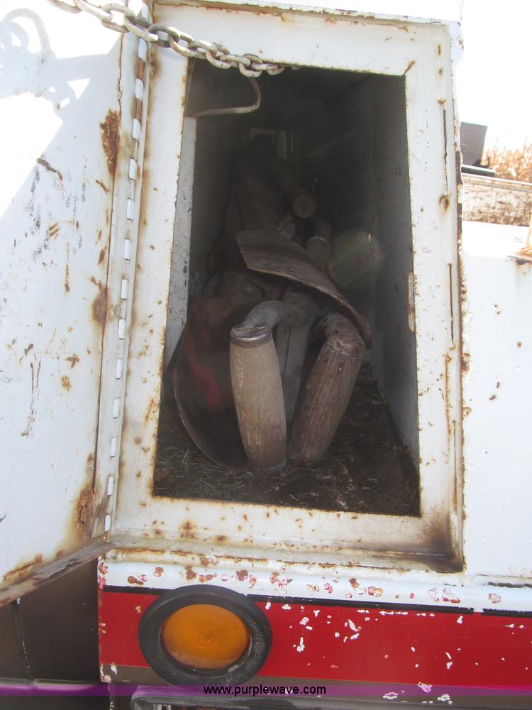 image for item F7161 2003 GMC Sierra 3500 Crew Cab utility truck