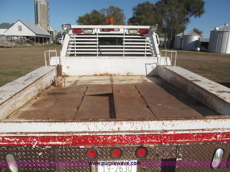 image for item F7161 2003 GMC Sierra 3500 Crew Cab utility truck