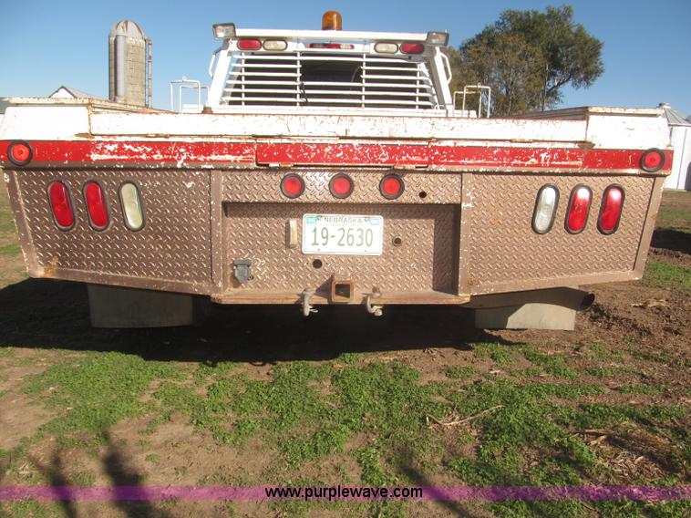 image for item F7161 2003 GMC Sierra 3500 Crew Cab utility truck