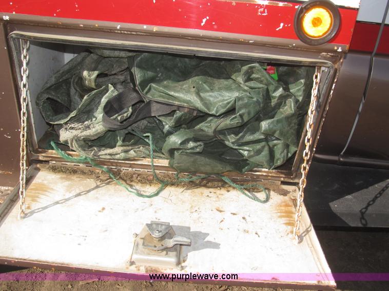 image for item F7161 2003 GMC Sierra 3500 Crew Cab utility truck