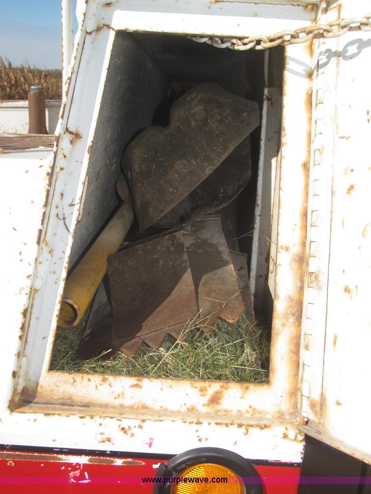 image for item F7161 2003 GMC Sierra 3500 Crew Cab utility truck