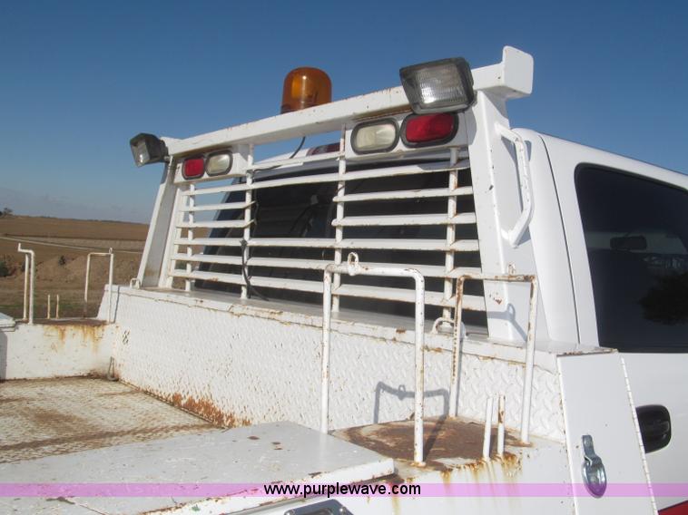 image for item F7161 2003 GMC Sierra 3500 Crew Cab utility truck