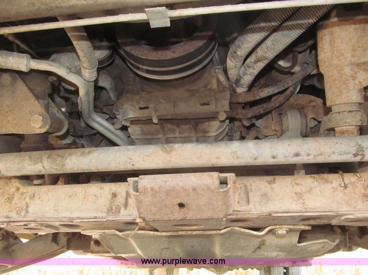 image for item F7161 2003 GMC Sierra 3500 Crew Cab utility truck