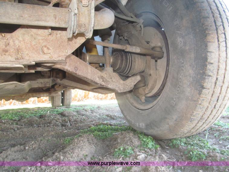 image for item F7161 2003 GMC Sierra 3500 Crew Cab utility truck