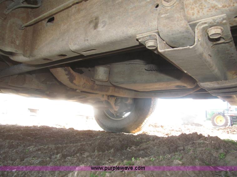 image for item F7161 2003 GMC Sierra 3500 Crew Cab utility truck