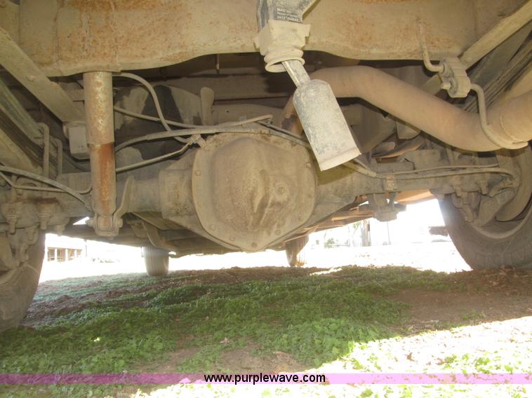 image for item F7161 2003 GMC Sierra 3500 Crew Cab utility truck