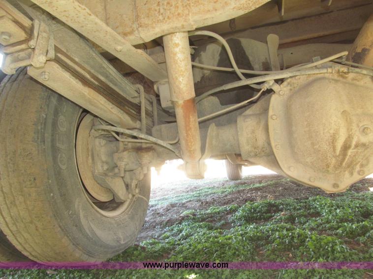 image for item F7161 2003 GMC Sierra 3500 Crew Cab utility truck