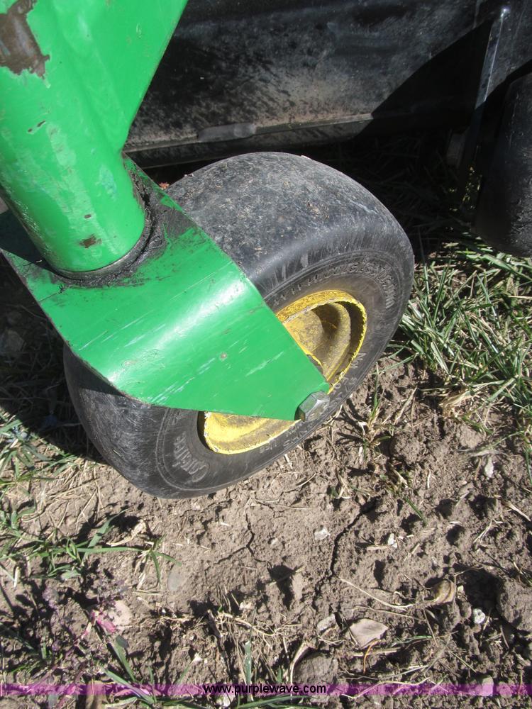 image for item F7163 John Deere WH52A lawn mower