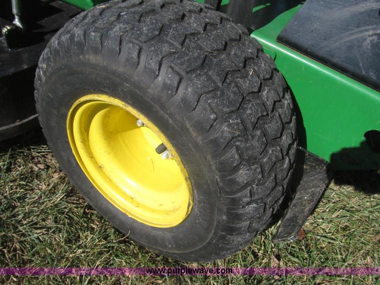 image for item F7163 John Deere WH52A lawn mower