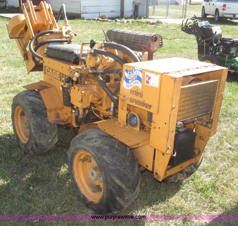 image for item F7164 Case Davis Mini Sneaker articulated vibratory plow