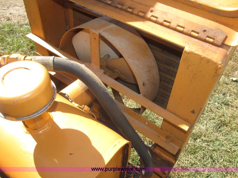 image for item F7164 Case Davis Mini Sneaker articulated vibratory plow