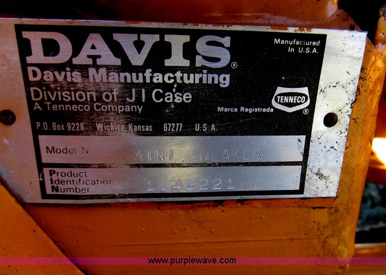 image for item F7164 Case Davis Mini Sneaker articulated vibratory plow