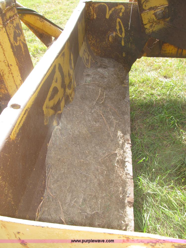 image for item F7166 Pull-type steerable hydraulic dirt scraper