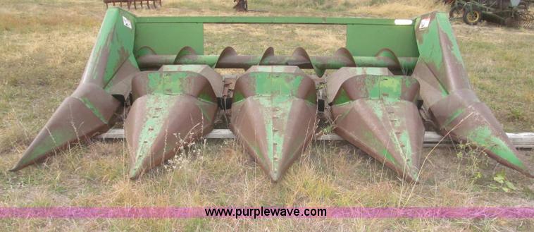 image for item F7171 John Deere 444 corn header