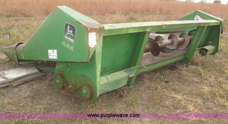 image for item F7171 John Deere 444 corn header