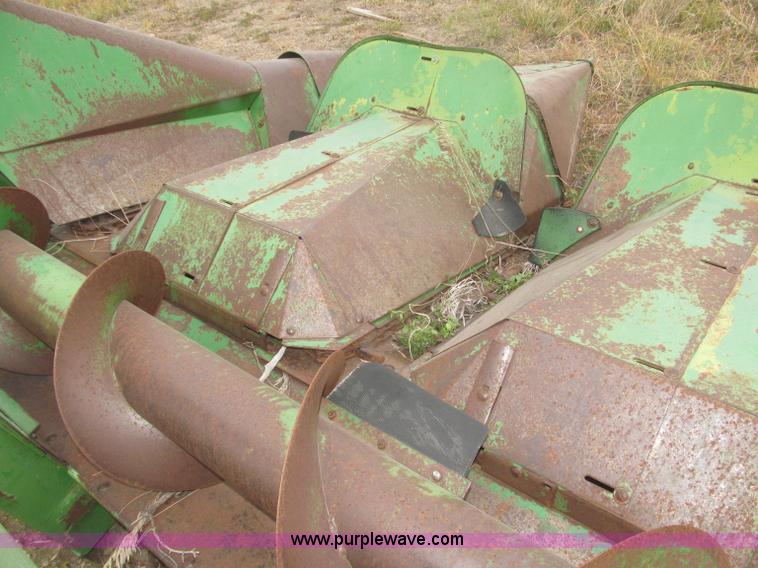image for item F7171 John Deere 444 corn header