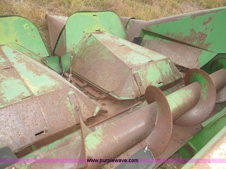 image for item F7171 John Deere 444 corn header