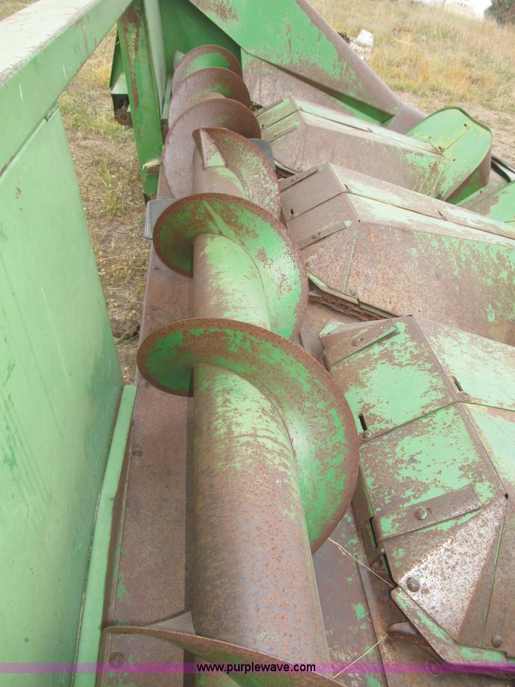 image for item F7171 John Deere 444 corn header