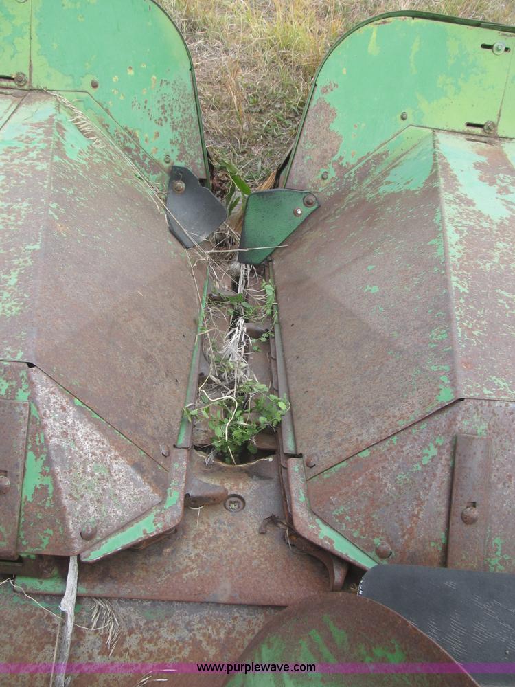 image for item F7171 John Deere 444 corn header