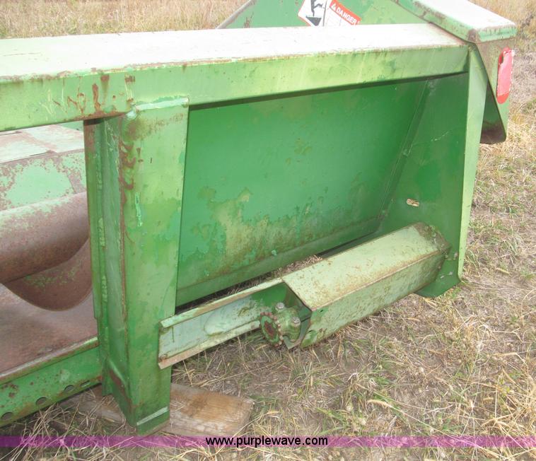 image for item F7171 John Deere 444 corn header