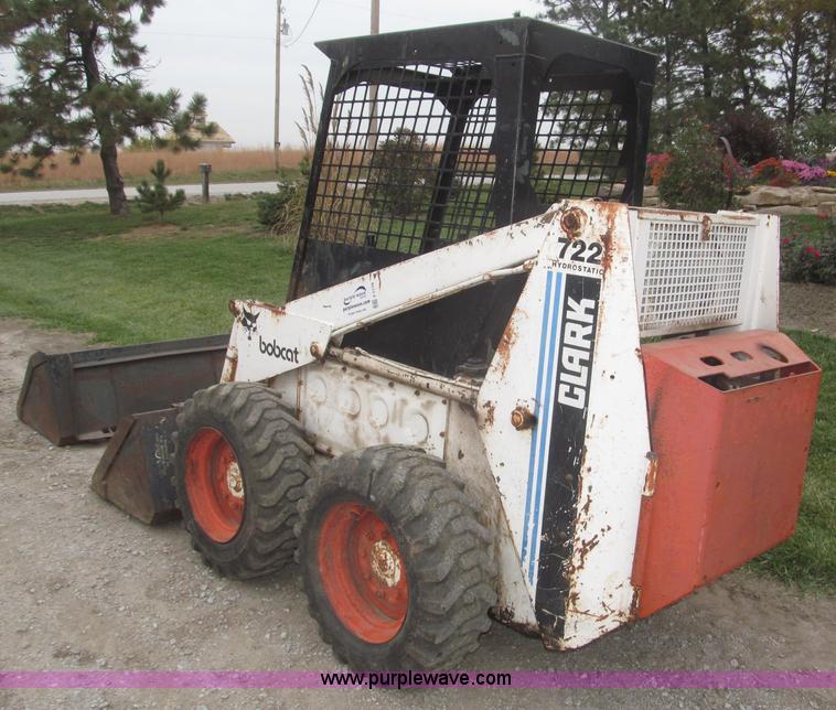 image for item F7178 1976 Bobcat 722 skid steer