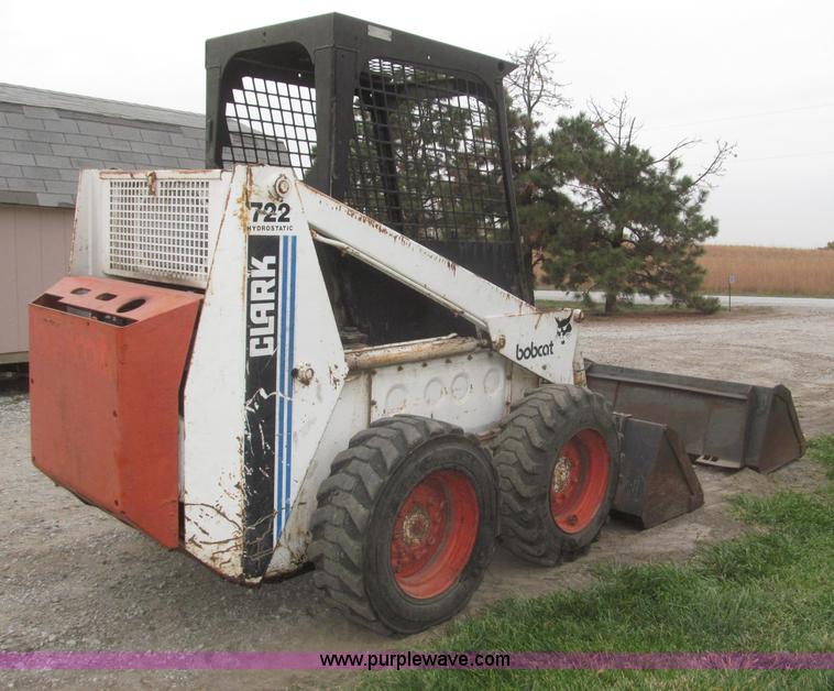 image for item F7178 1976 Bobcat 722 skid steer