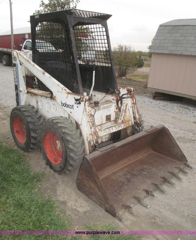 image for item F7178 1976 Bobcat 722 skid steer
