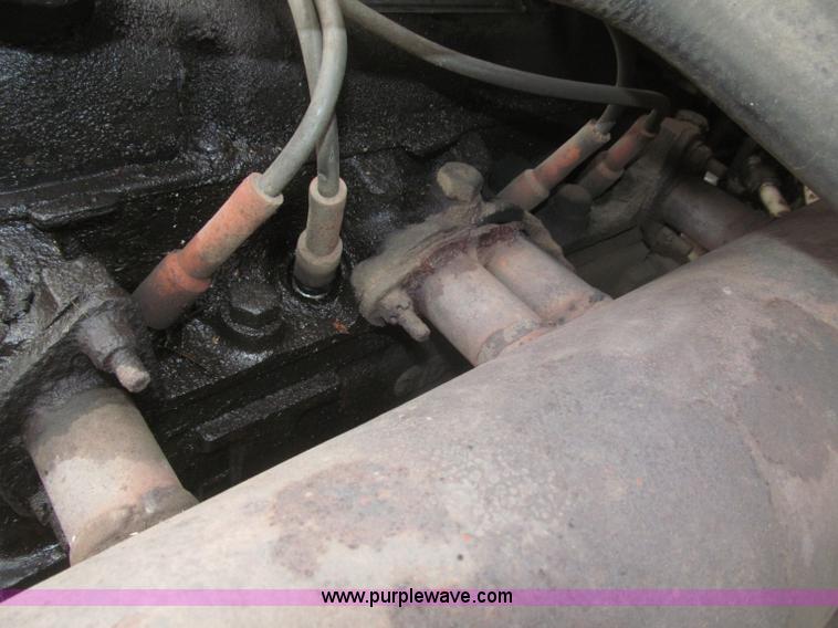 image for item F7178 1976 Bobcat 722 skid steer