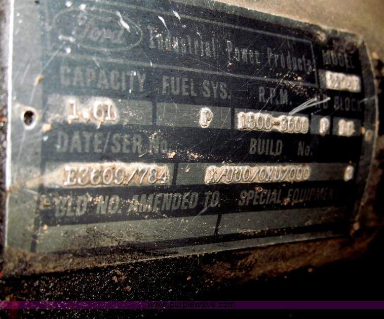 image for item F7178 1976 Bobcat 722 skid steer