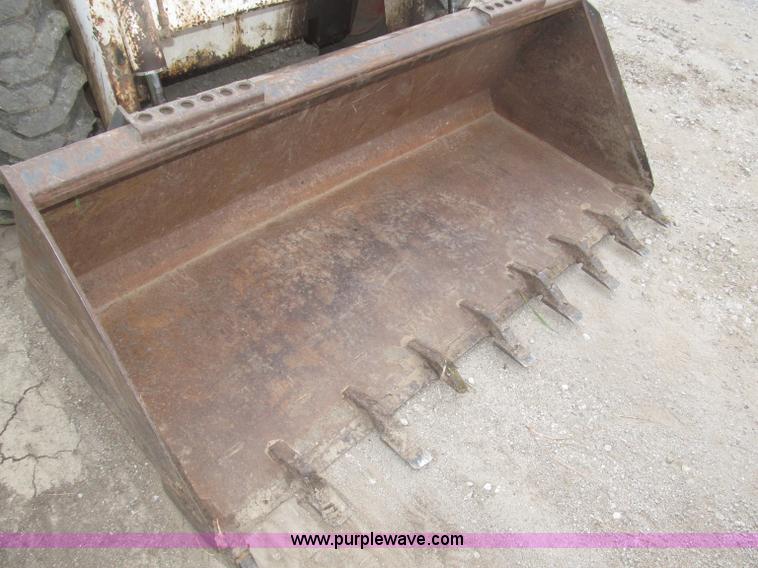 image for item F7178 1976 Bobcat 722 skid steer