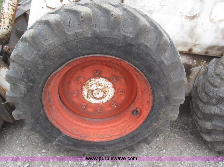 image for item F7178 1976 Bobcat 722 skid steer