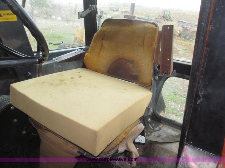 image for item F7180 Allis Chalmers AC7000 tractor