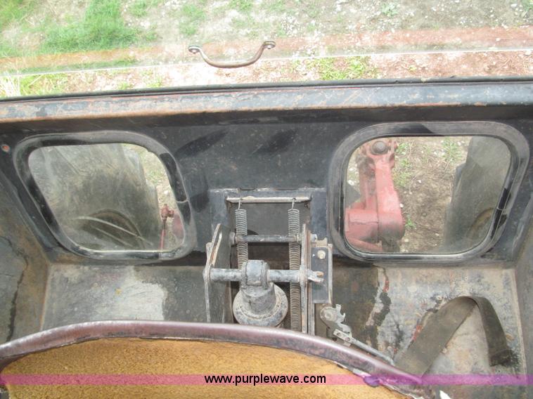 image for item F7180 Allis Chalmers AC7000 tractor