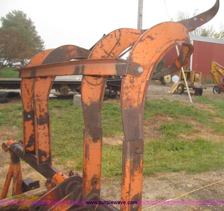 image for item F7182 1971 International Farmall 826 tractor