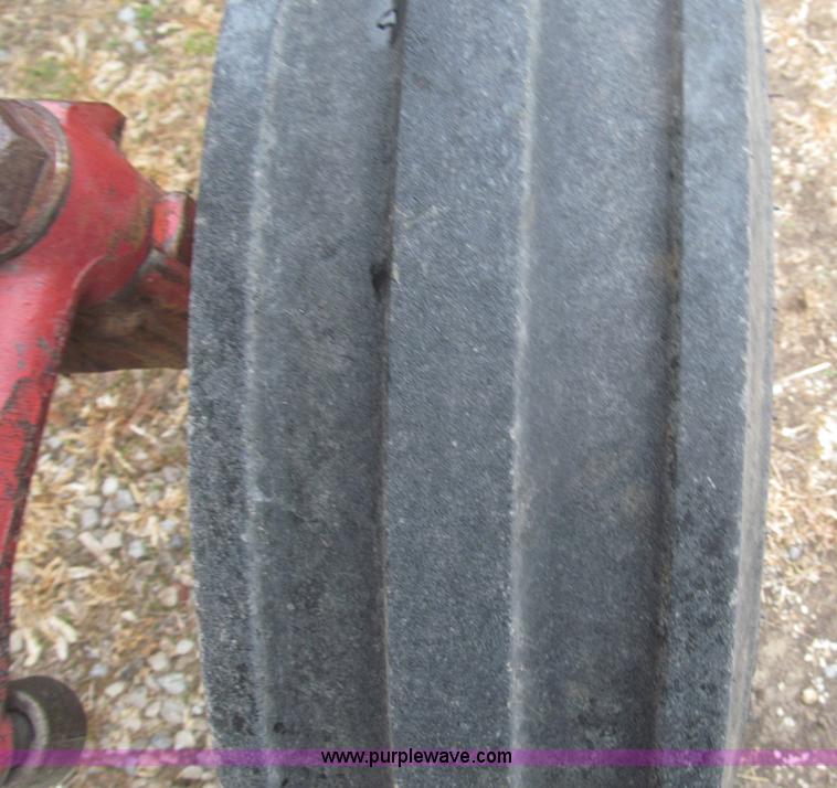 image for item F7182 1971 International Farmall 826 tractor