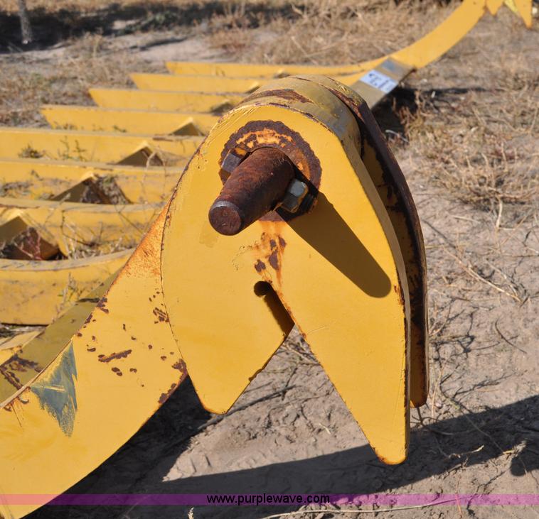 image for item G6189 Caterpillar root rake