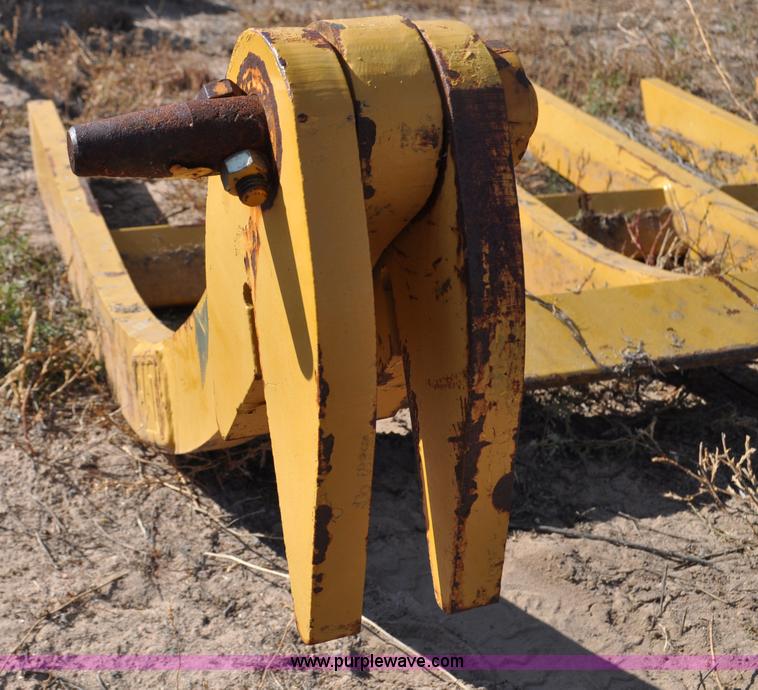 image for item G6189 Caterpillar root rake