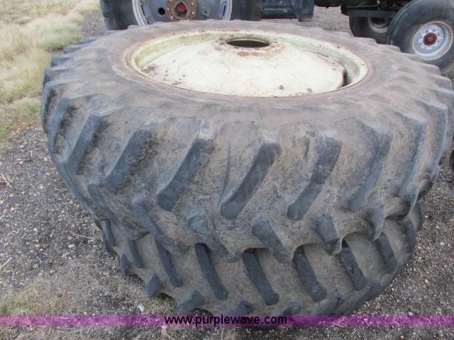 image for item G8922 White 2-135 Field Boss tractor